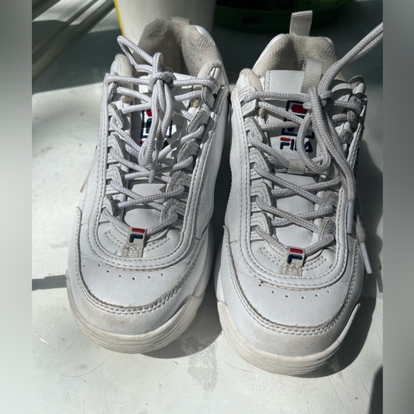 Size 8, White Women’s FILA disrupter II sneakers - Picture 2 of 5